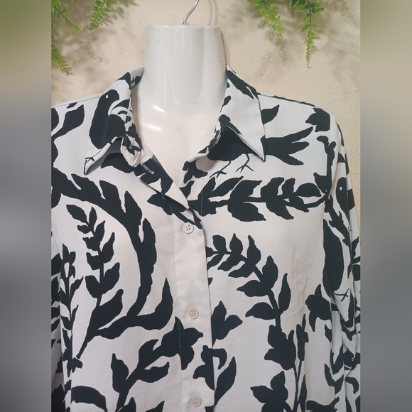 H&M Black and White 3/4 Sleeve Button Down Shirt - Picture 5 of 9